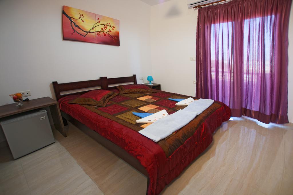 Elpidis Villa Kokkinos Pyrgos Eksteriør billede