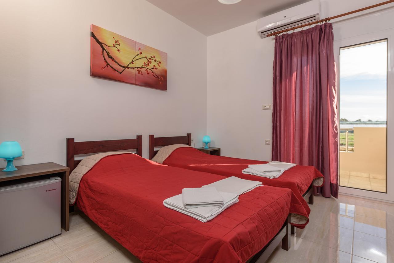 Elpidis Villa Kokkinos Pyrgos Eksteriør billede